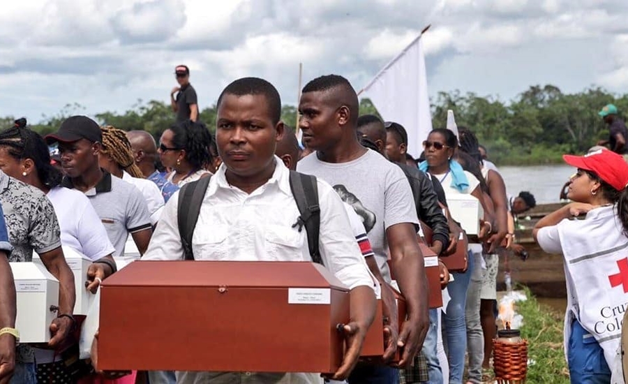 Entierro final para los muertos de la masacre de Bojayá