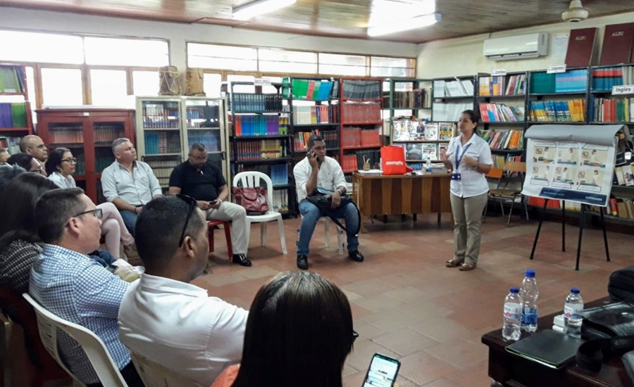 Uso responsable de la energía a docentes y rectores en Galapa