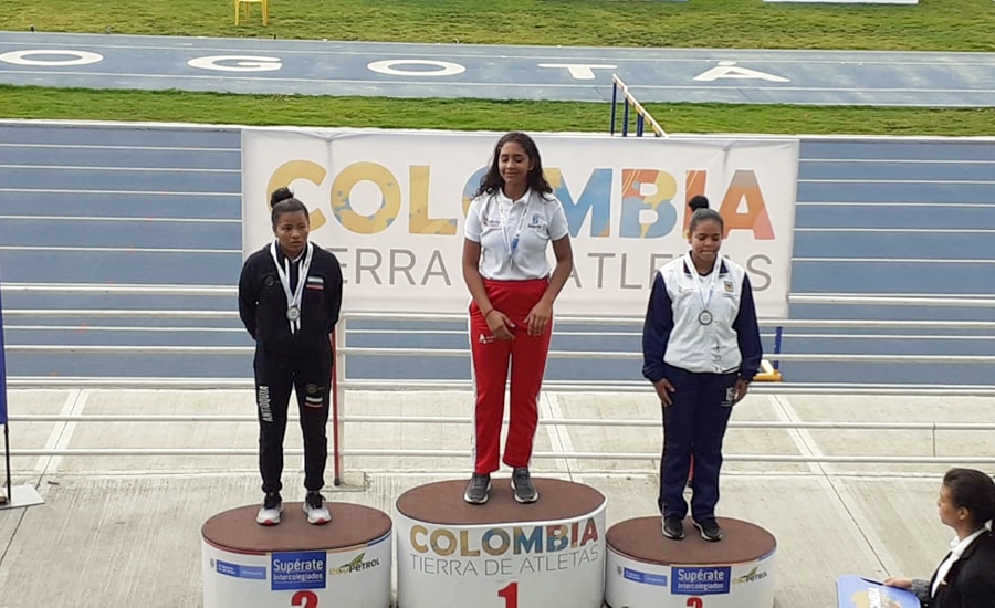 Valentina Barrios, medalla de oro con nuevo récord nacional en lanzamiento de jabalina