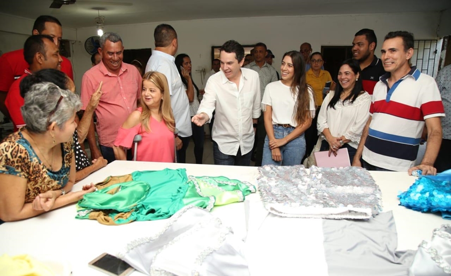 Con costureras de Juan de Acosta, Elsa Noguera impulsa desarrollo microempresarial en el departamento