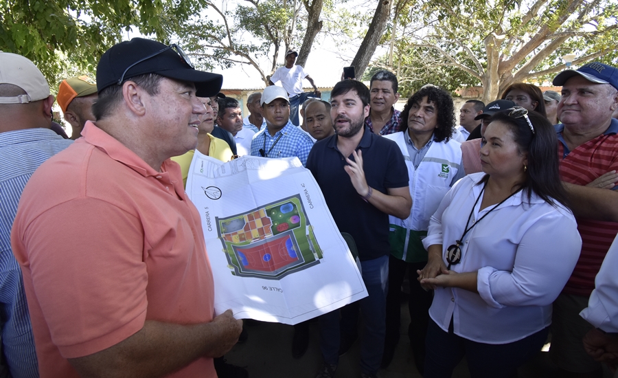 Alcalde Pumarejo anuncia recuperación de cancha y parque en La Esmeralda y San Luis