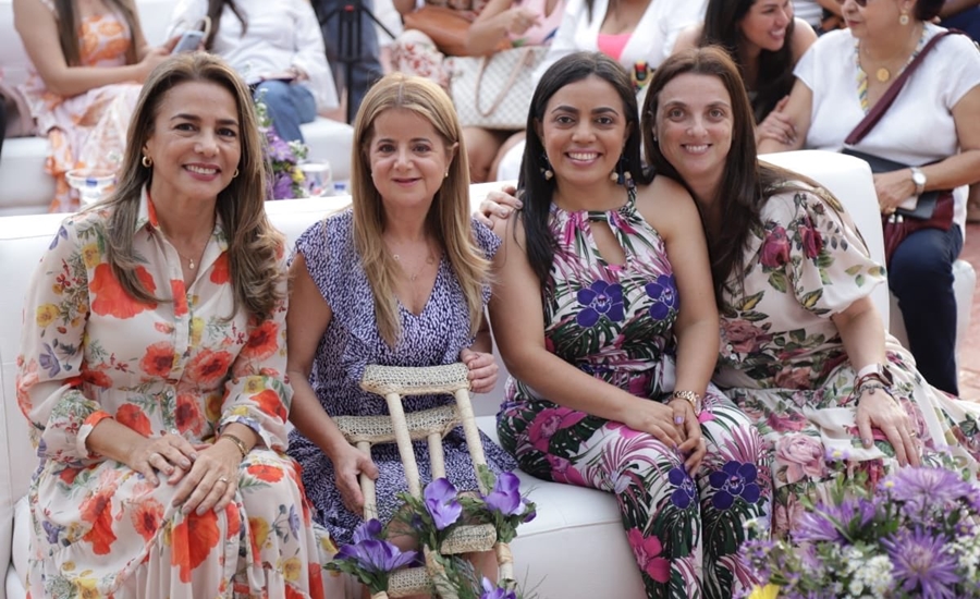 Con el color violeta gobernadora homenajeó a las mujeres del Atlántico en su día