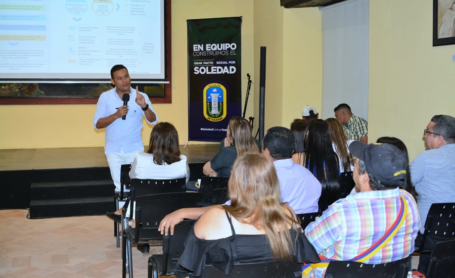 Capacitan a funcionarios y voceros de la comunidad de Soledad sobre el funcionamiento del Consejo Municipal de Política Social