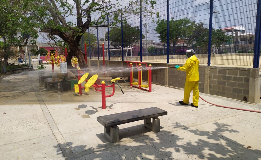 Alcaldía de Soledad desinfecta escenarios de recreación y deportes