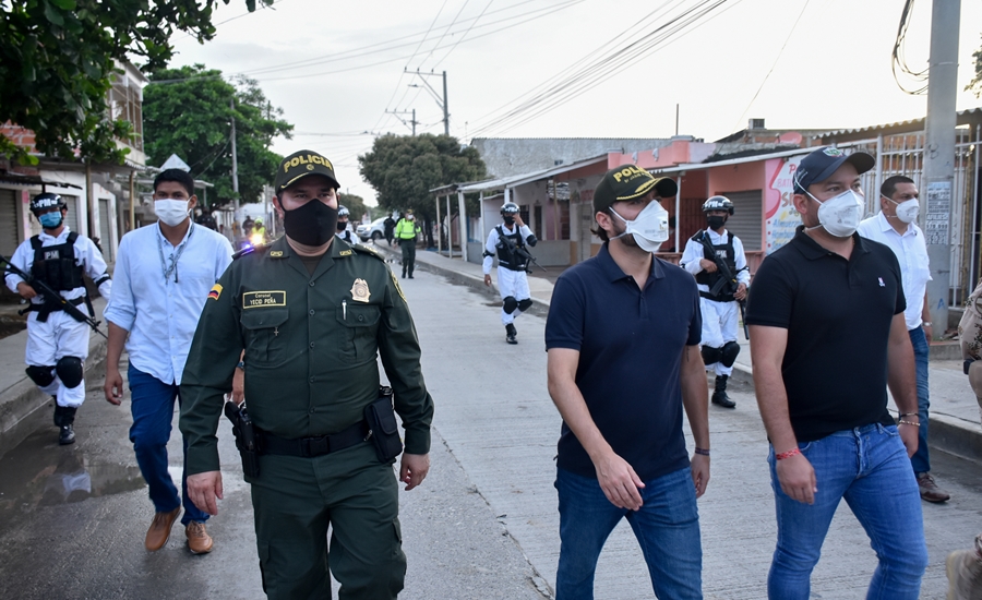 “La mayoría está acatando las normas, y a quien no cumpla le caerá el peso de la ley”: alcalde Pumarejo