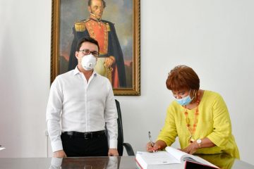 Gobernador posesiona a Karlina Sánchez