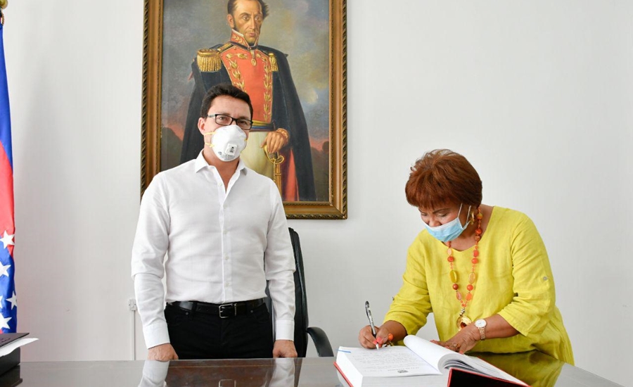 Gobernador posesiona a Karlina Sánchez