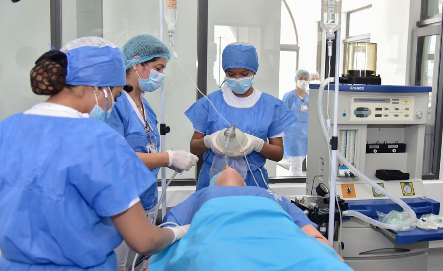 Minsalud y SENA diseñan cursos de formación para el sector salud frente al COVID-19