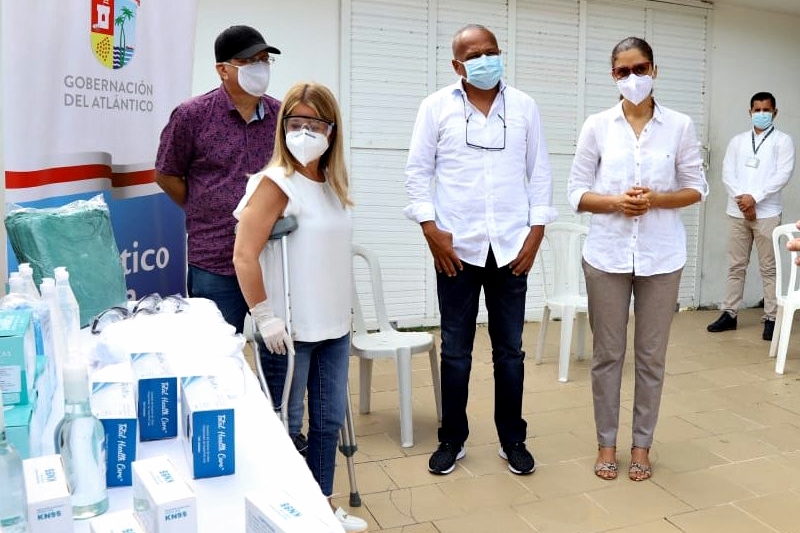 Gobernadora entregó elementos de protección para el personal de salud en Suan y Campo de la Cruz