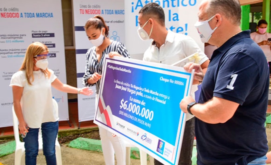 Gobernadora entregó cheques de ‘Tu Negocio a toda Marcha’ y anunció alianza con el Sena