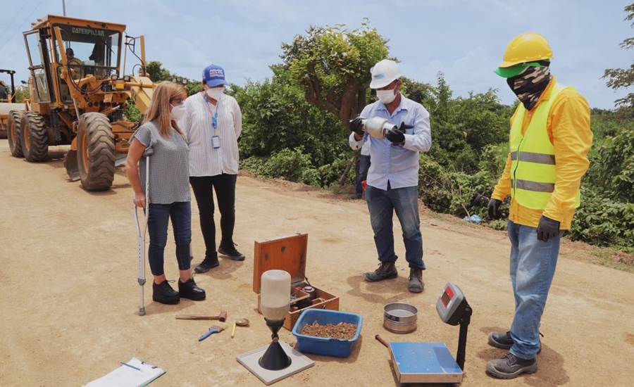 Gobernadora inspeccionó avances en obras de la vía Santa Lucía – Las Compuertas