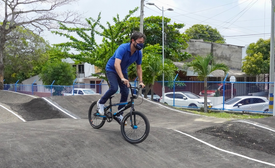 Alcalde Pumarejo entregó remodelada la pista de BMX del barrio La Victoria