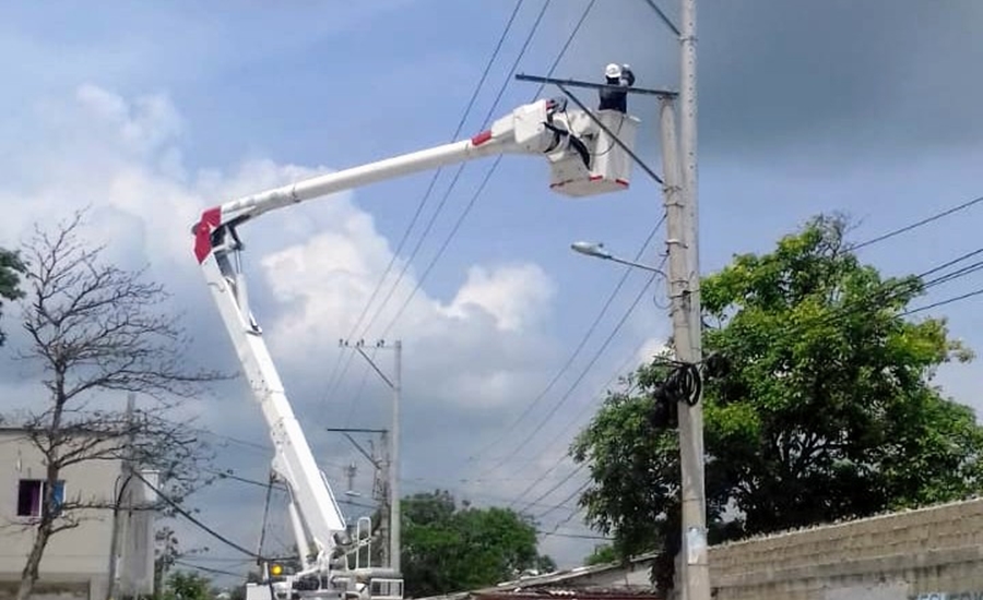 Continúa instalación de redes y estructuras en sectores de Soledad