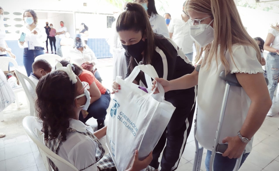 En Ponedera, Gobernadora dio inicio a terceras entregas del Programa de Alimentación Escolar