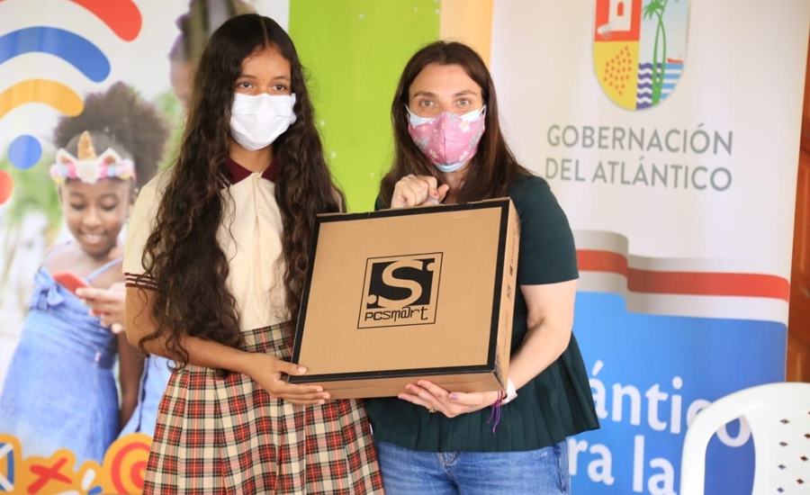 A Candelaria, Luruaco y Piojó llegaron computadores, zonas digitales y proyectos TIC de manos de la ministra Karen Abudinen y los mandatarios locales