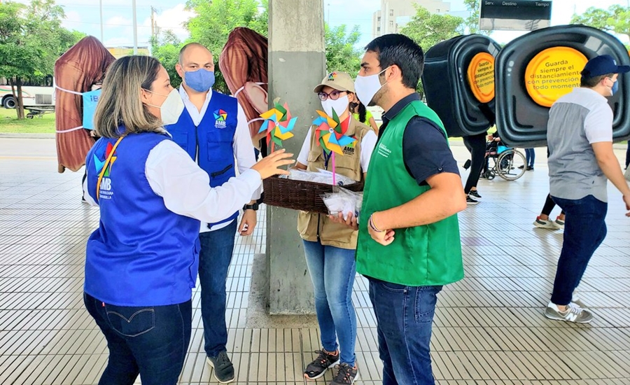 Con actividades lúdicas, AMB y Transmetro promueven autocuidado