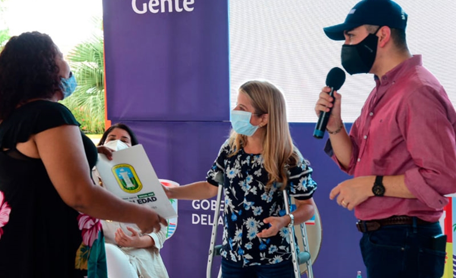 Minvivienda y Gobernadora entregan títulos y firman convenio del programa ‘Casa Digna, Vida Digna’ en Soledad