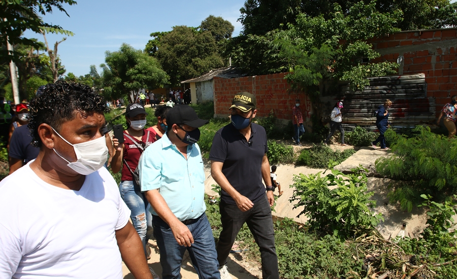 Nuevas vías y parques, centro de vida y normalización eléctrica, compromisos del alcalde Pumarejo en el barrio Las Américas