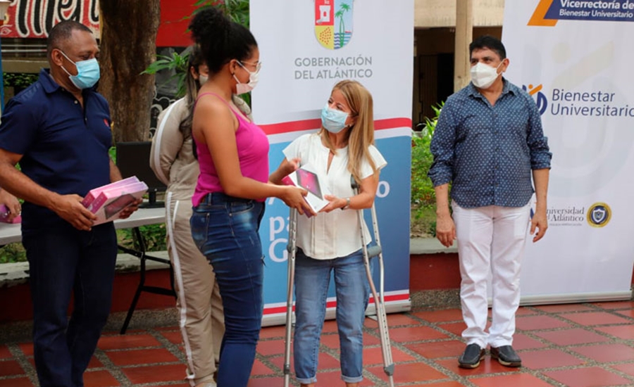 «Completamos 20 mil estudiantes de Uniatlántico que han recibido ayudas tecnológicas», Elsa Noguera