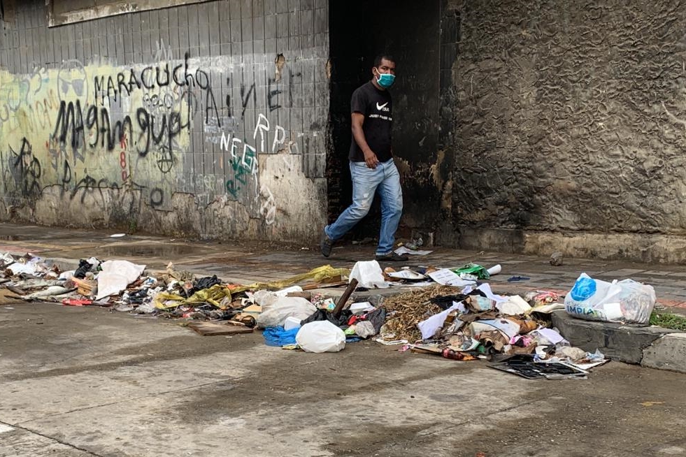 Alcaldía llama a solidaridad ante basuras en los arroyos