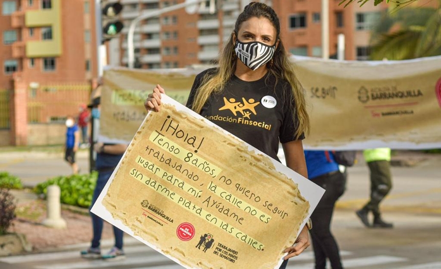 La fundación Finsocial trabaja por los niños del semáforo
