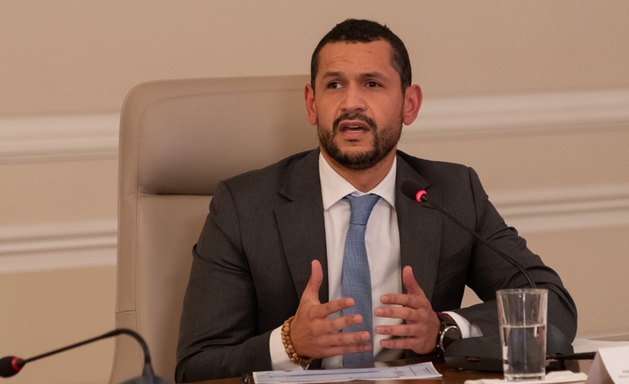 Gobierno amplía aislamiento selectivo y determina el cierre de fronteras para este fin de año
