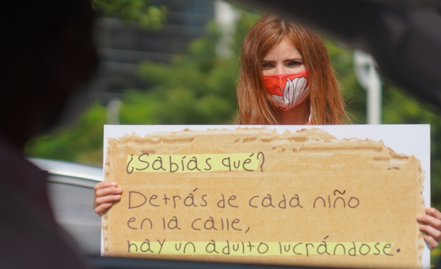 De las calles a una vida mejor: objetivo del programa ‘Trabajando por los Niños del Semáforo’