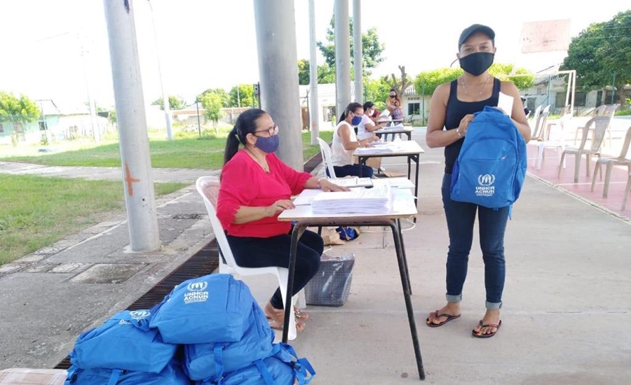 Gobernación del Atlántico entrega donación de 3.400 kits escolares