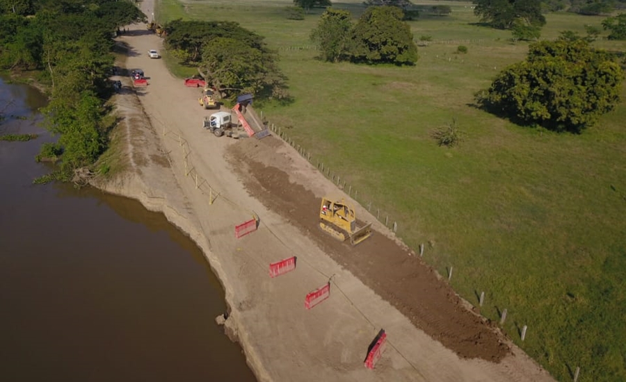 Gobernación y autoridades fortalecen barrera artificial para hacer frente a erosión fluvial en Salamina