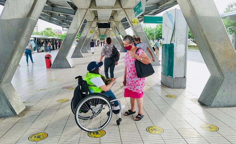 Secretaría de Movilidad y Transmetro adelantan campaña de seguridad vial para adultos mayores