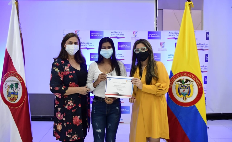 Gobernación del Atlántico entregó 60 becas para estudios en programas técnicos y tecnológicos