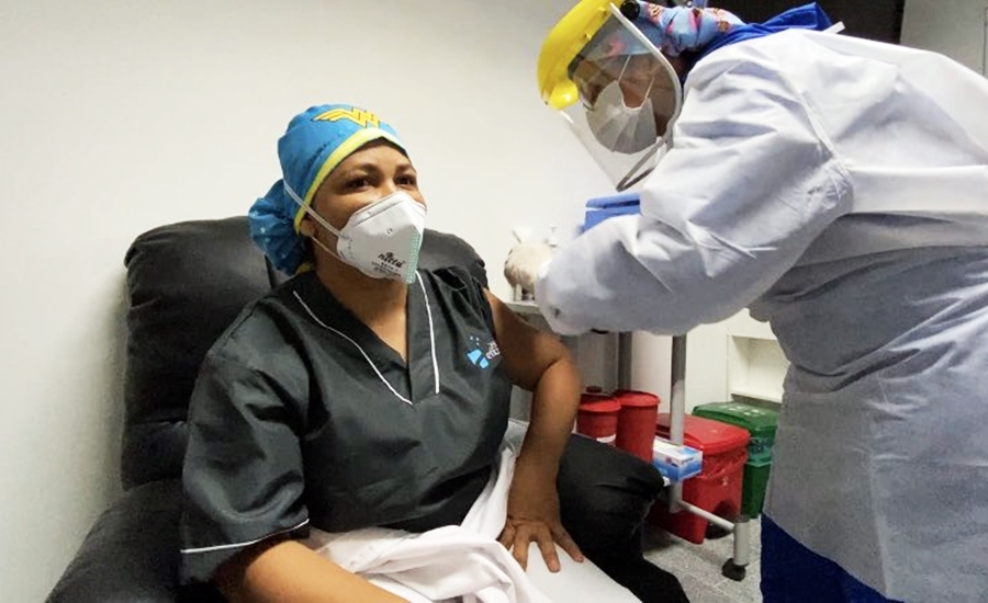 Cerca de 700 personas fueron vacunadas el primer día en Barranquilla