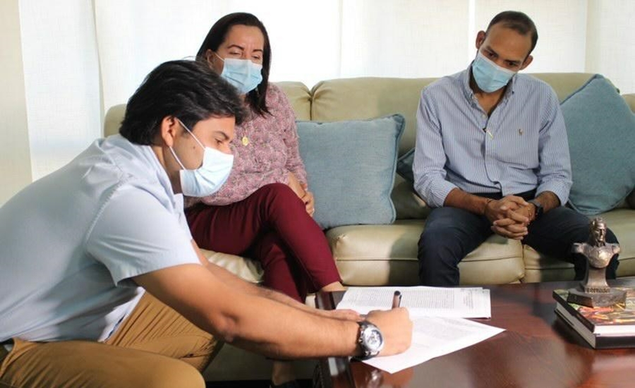 La Sergio Barranquilla firmó convenio de formación con la contraloría del Atlántico