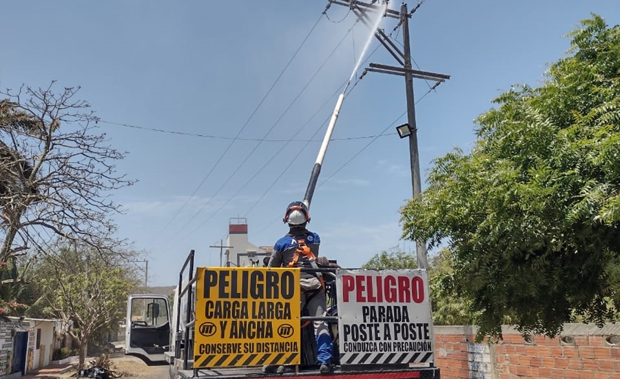 Air-e realizó lavado de redes eléctricas en Santa Verónica