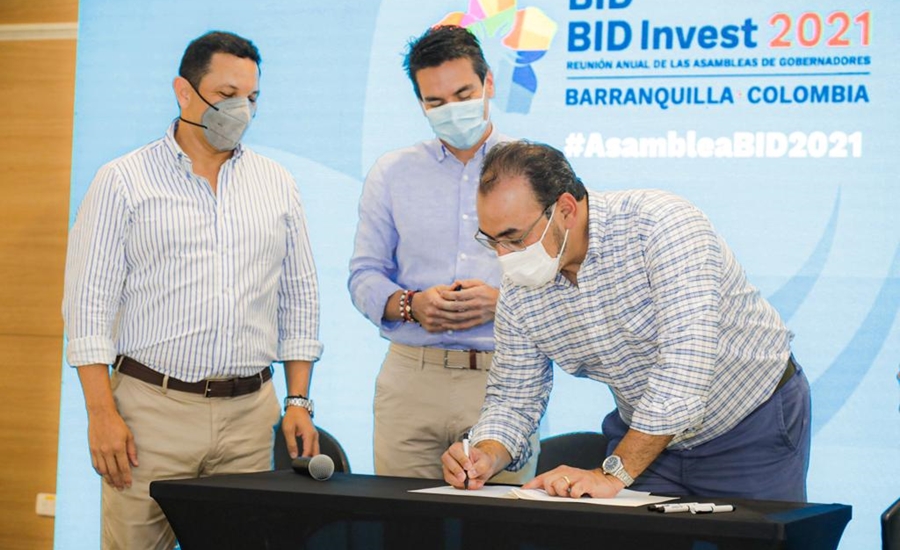 Asocapitales y el BID firman alianza para reducir la huella de carbono en Colombia