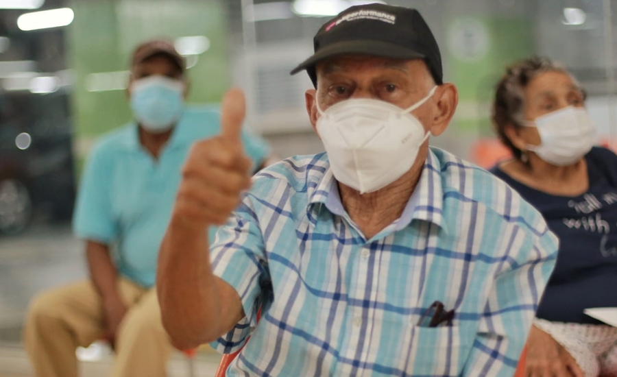 Soledad inicia vacunación Covid-19 para adultos mayores de 75 años