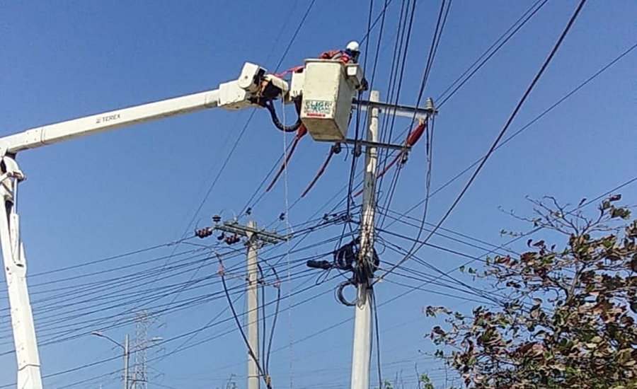 Air-e realiza labores de mantenimiento en sectores de Los Olivos y El Tabor