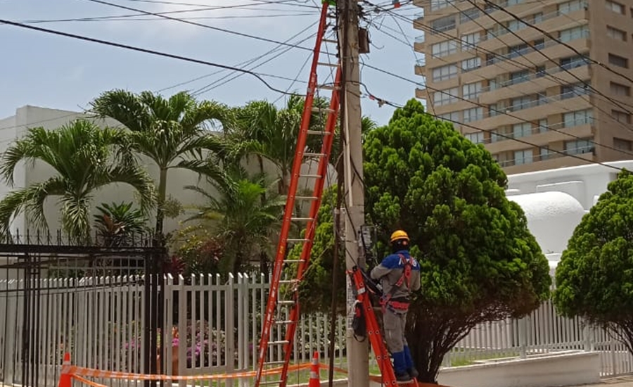 Trabajos de adecuación de redes eléctricas en sectores de Barranquilla y Soledad