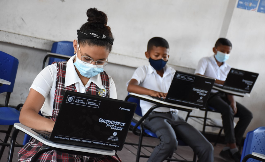 Comprados cerca de 2.700 computadores nuevos para los niños de Atlántico: Karen Abudinen, ministra TIC