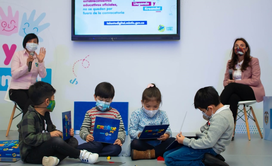 “Enseñaremos pensamiento computacional a niñas y niños de 4 a 8 años sin conectarlos a internet”, Karen Abudinen, ministra TIC
