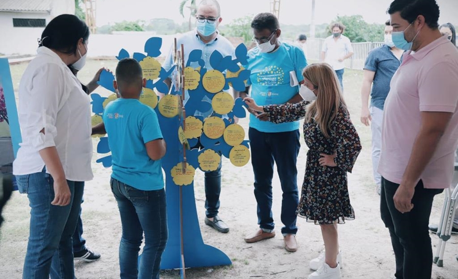 “En Campeche escuchamos a la comunidad y construiremos la cancha de fútbol Salim Gacham”: Elsa Noguera