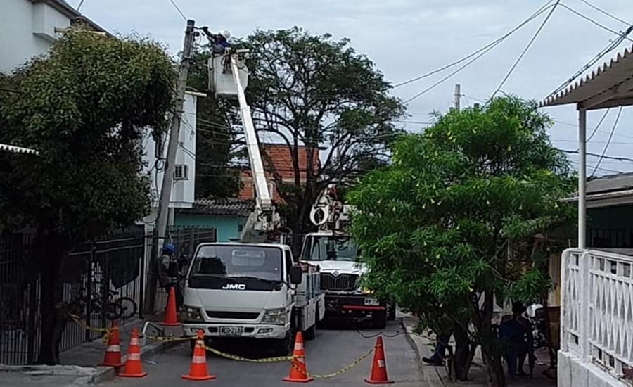 Air-e realiza instalación de redes para mejorar servicio de energía en La Unión y San José