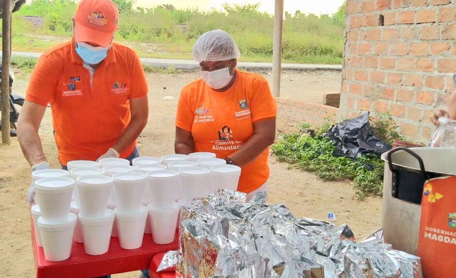 Con entrega de alimentos, brigadas de salud y dragado del río Sevilla, avanza atención de la Gobernación a damnificados en Zona Bananera