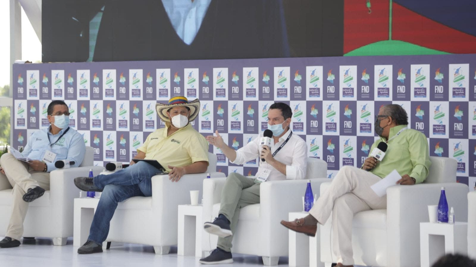 «Con más de 140 mil millones de pesos, en el Atlántico estamos llevando agua, financiación y asistencia técnica a nuestros campesinos»: Miguel Vergara