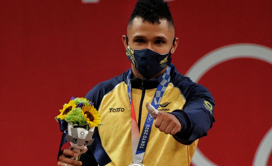 El pesista Luis Javier Mosquera da a Colombia la primera medalla de plata en los Juegos Olímpicos Tokio 2020