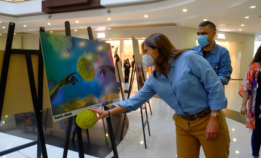 Con artes plásticas y fotografía, talentos EDA se toman centros comerciales