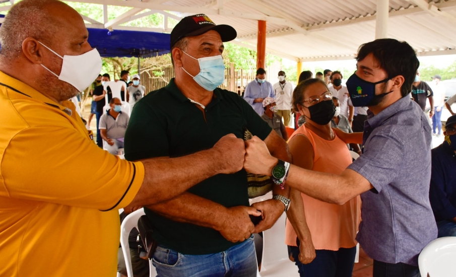 Alcalde Pumarejo entrega el predio para construcción de estación de aguas residuales en La Cangrejera