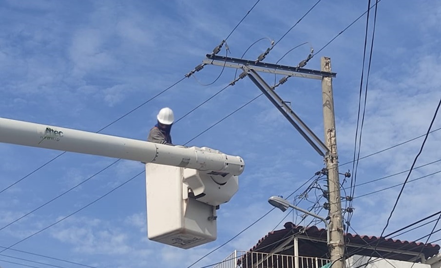 Avanzan obras eléctricas de inversión en sectores del sur de Barranquilla