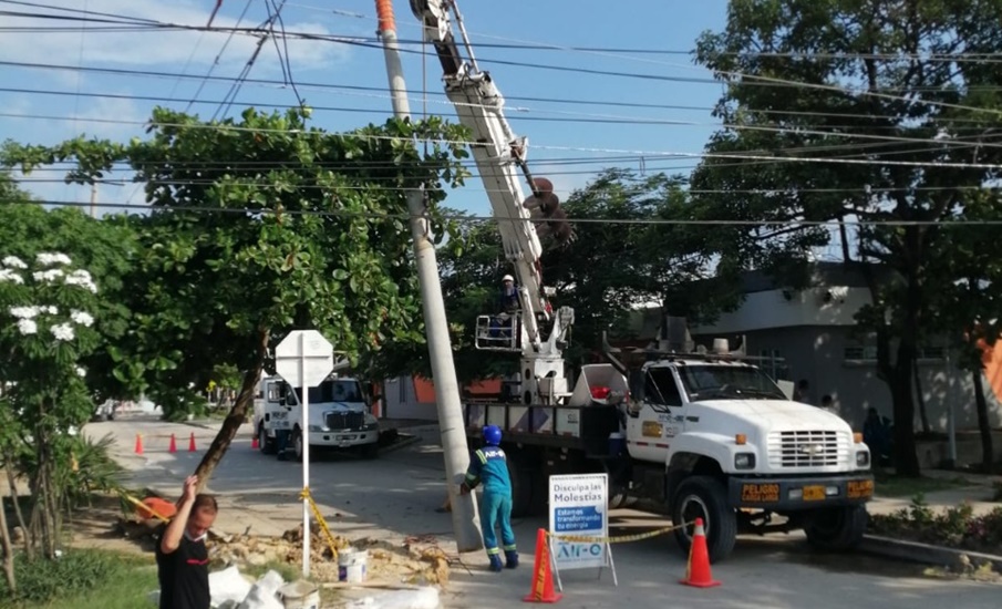 Obras de reposición de redes eléctricas para 1.314 usuarios del barrio Villa Flor