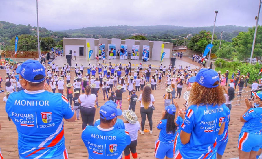 La Plaza de las Madres recibió a participantes de distintos municipios del Atlántico, como Juan de Acosta, Malambo, Baranoa, Piojó, Puerto Colombia, Polonuevo y Galapa